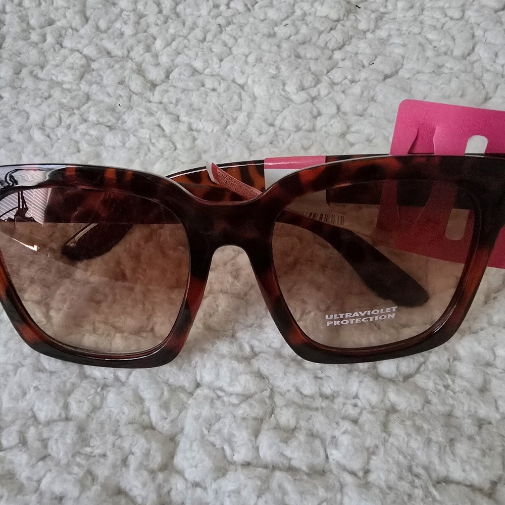 Brown Plaid Newsboy Cap & Brown Sun Glasses Duo - Picture 10 of 13